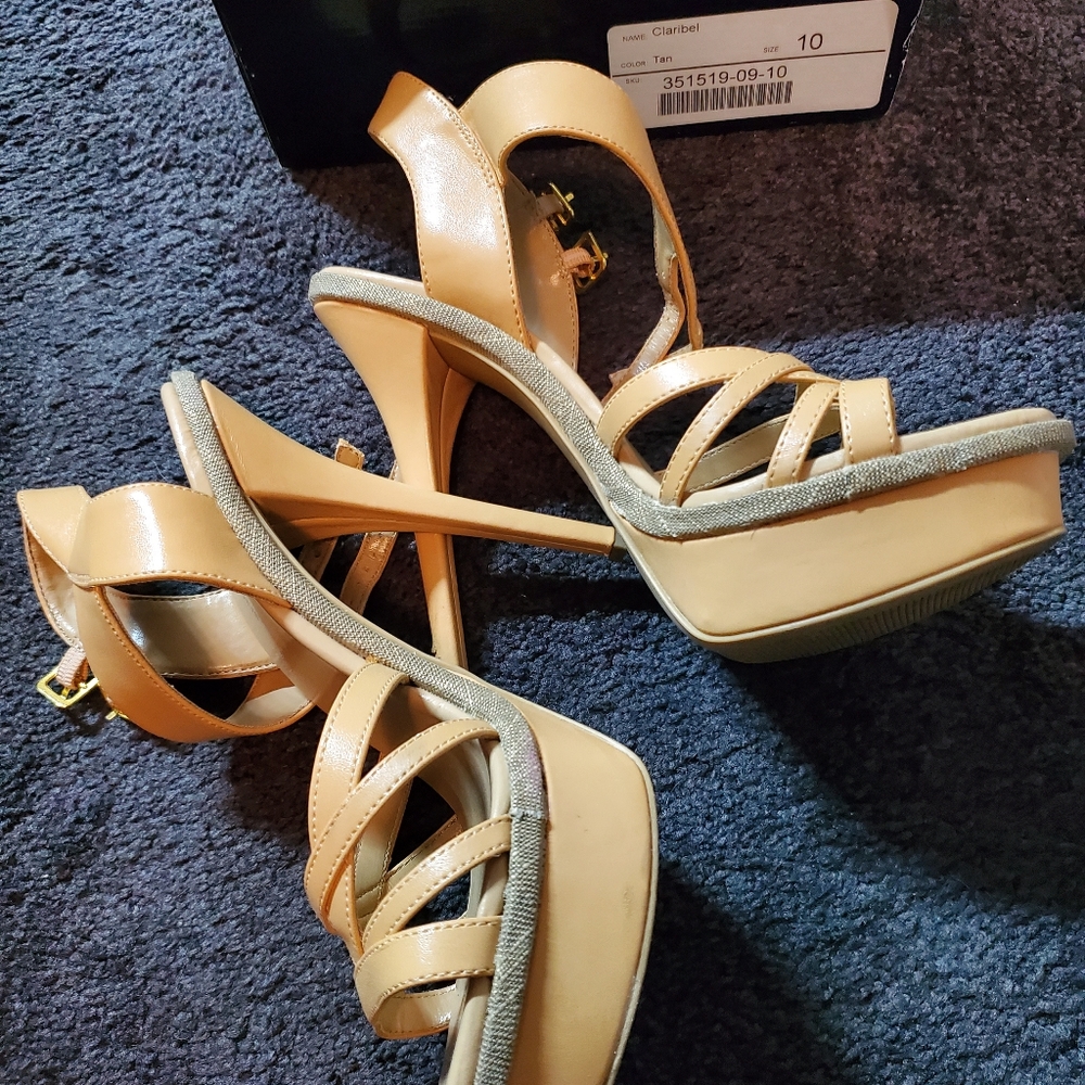 Heels - Picture 2 of 4